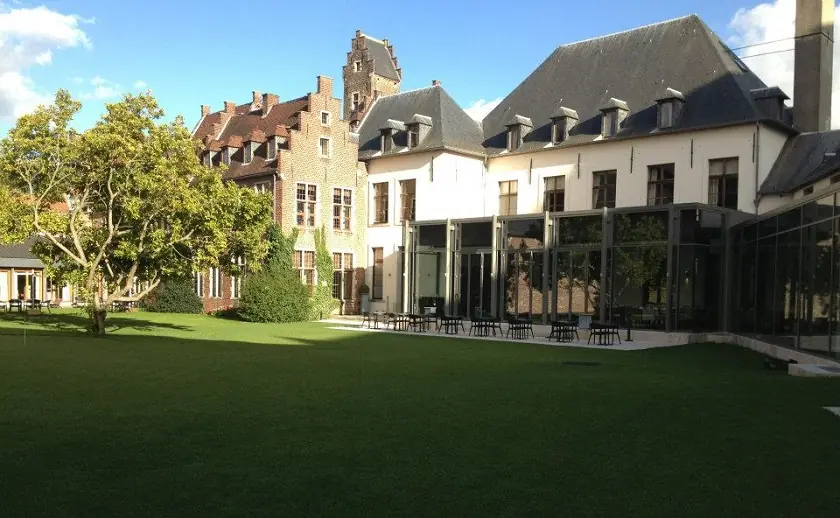 Binnentuin van Martin's Klooster Hotel in Leuven