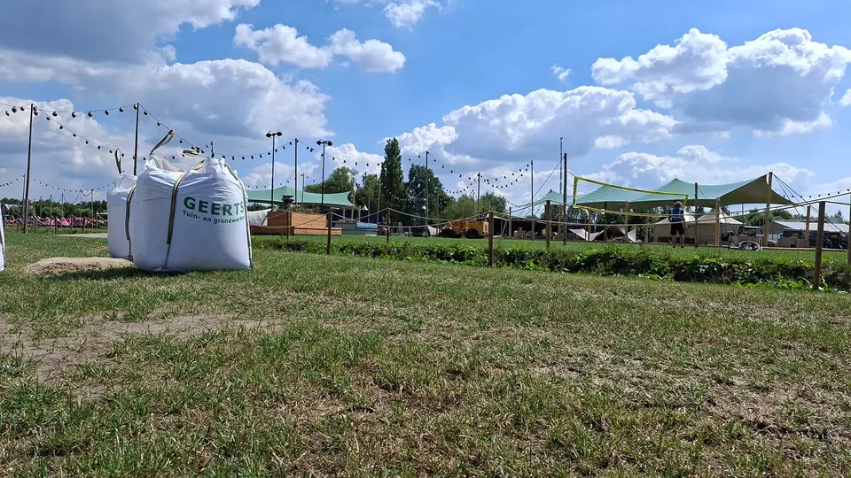 Grasweides op het festivalterrein van Tomorrowland